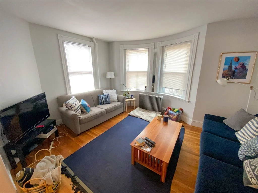 1 bed, 1 bath apartment for rent at 125 Brattle St Unit 1, Arlington — photo 5 of 10