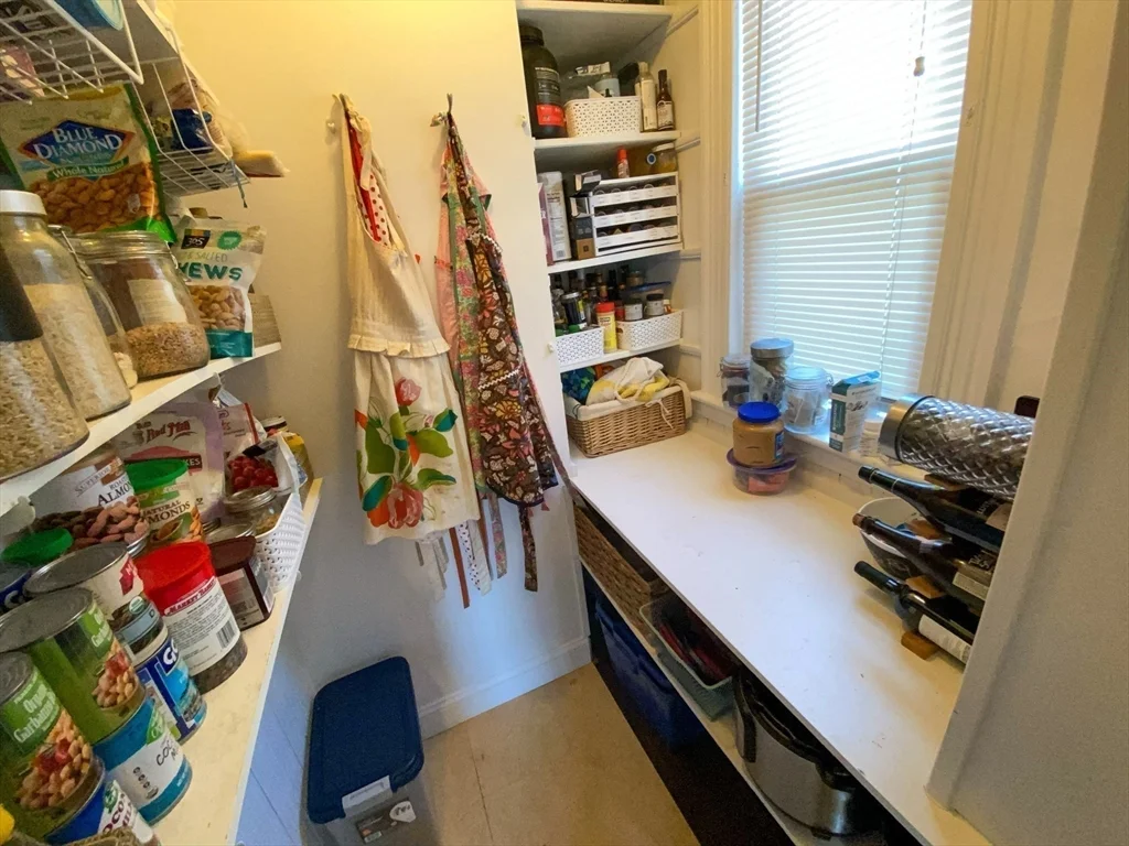 1 bed, 1 bath apartment for rent at 125 Brattle St Unit 1, Arlington — photo 4 of 10