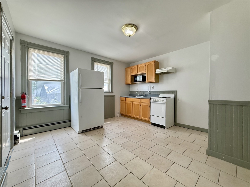 1 bed, 1 bath apartment for rent at 125 Broadway Unit 1R, North Attleboro — photo 2 of 6