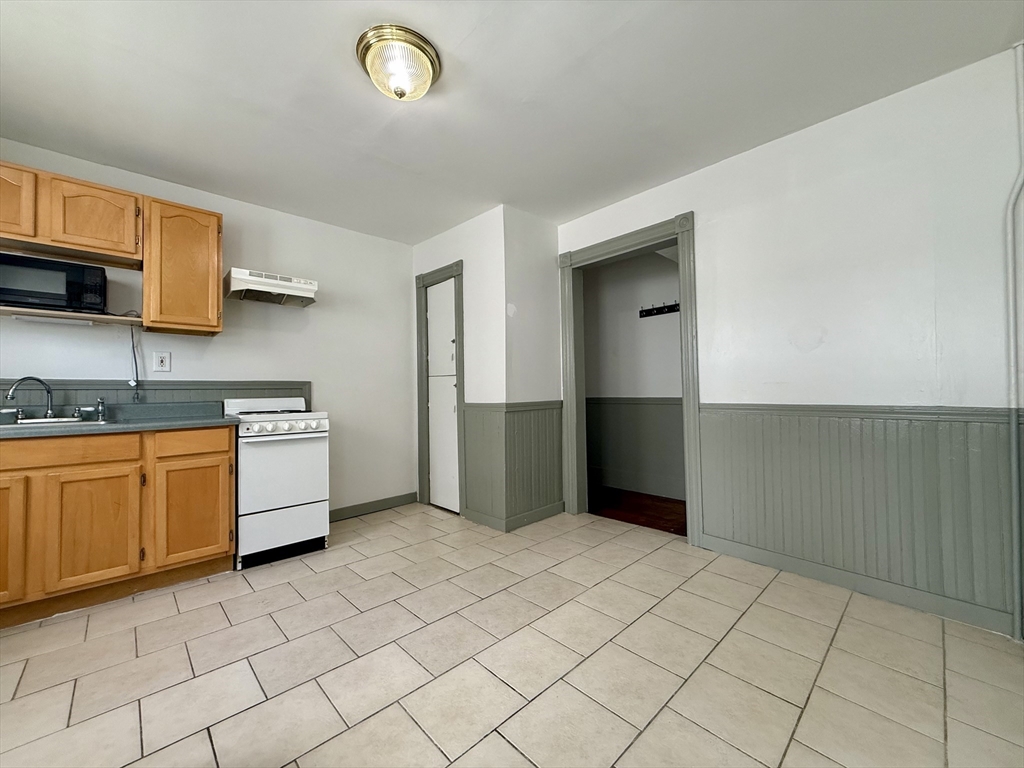 1 bed, 1 bath apartment for rent at 125 Broadway Unit 1R, North Attleboro — photo 3 of 6