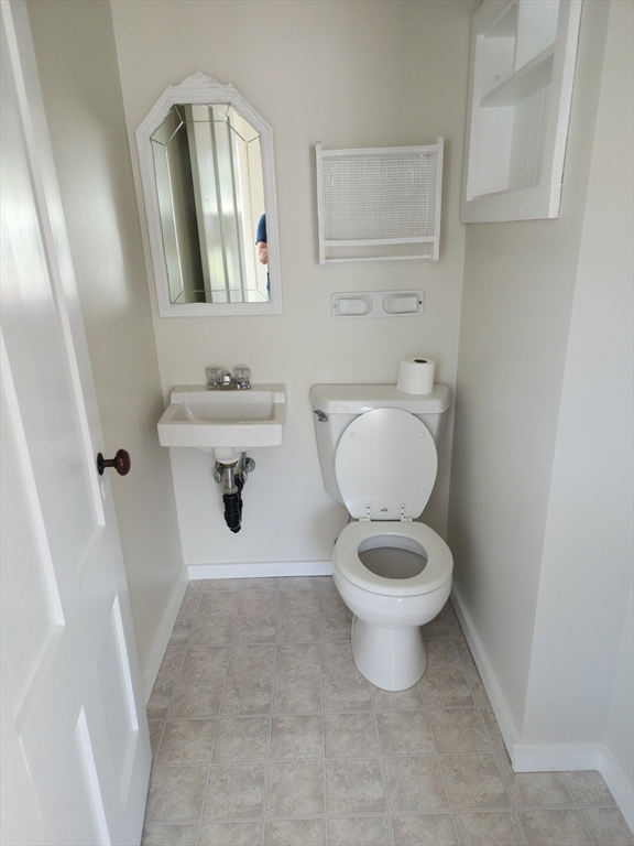 3 bed, 1 bath apartment for rent at 125 Center St Unit 2, Lee — photo 6 of 15