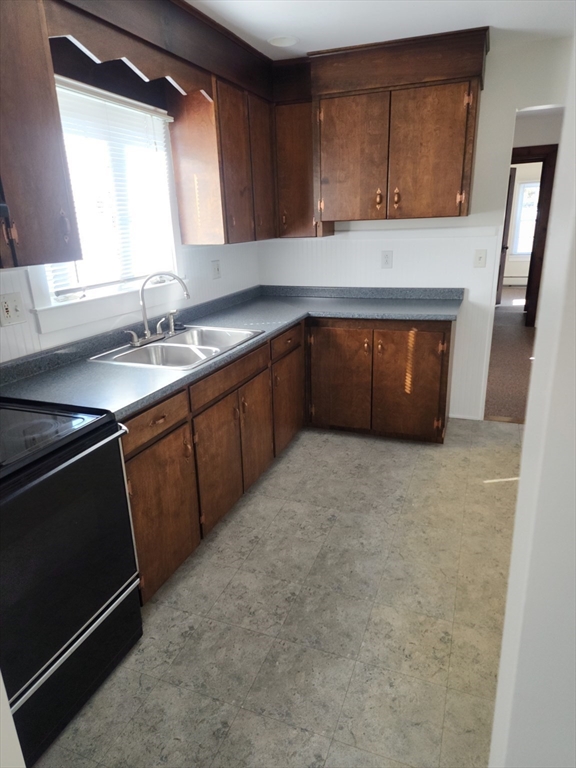 3 bed, 1 bath apartment for rent at 125 Center St Unit 2, Lee — photo 4 of 15