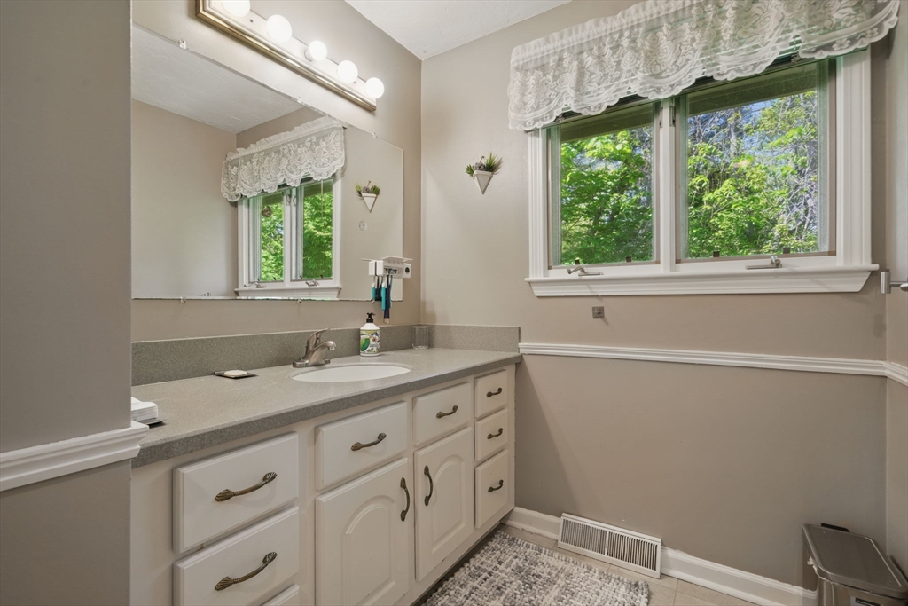 2 bed, 1 bath apartment for rent at 125 Chapin Rd Unit 3D, Hudson — photo 20 of 33