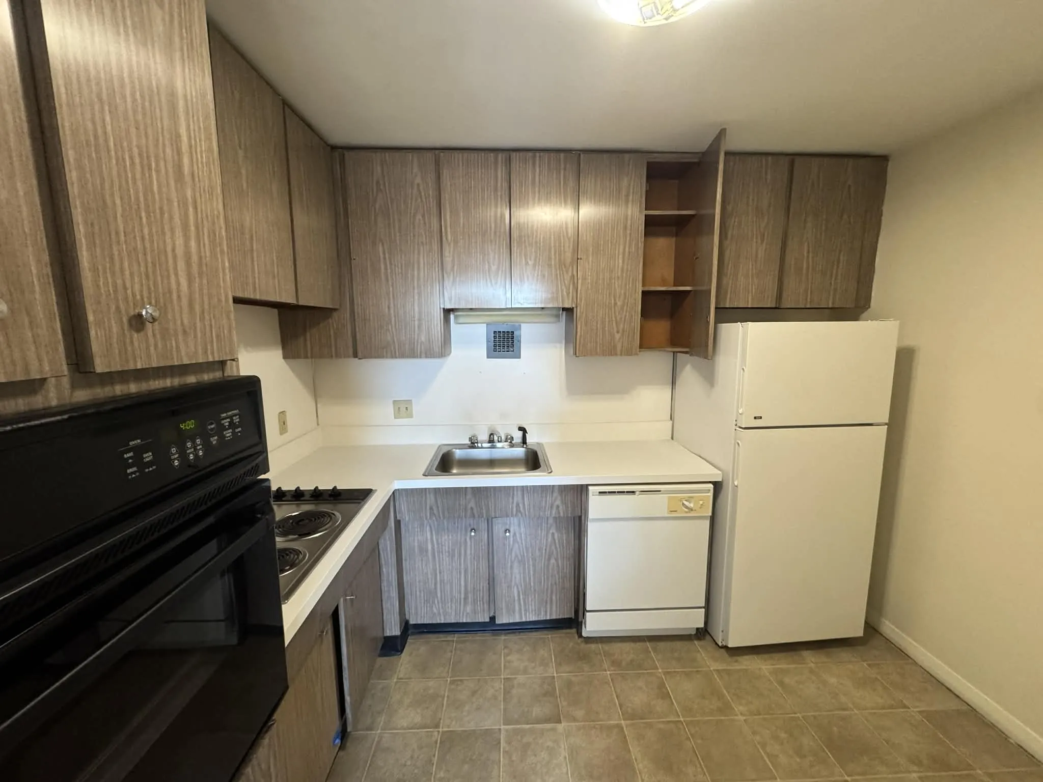 1 bed, 1 bath apartment for rent at 125 Chiswick Rd Unit 209, Brighton — photo 4 of 12