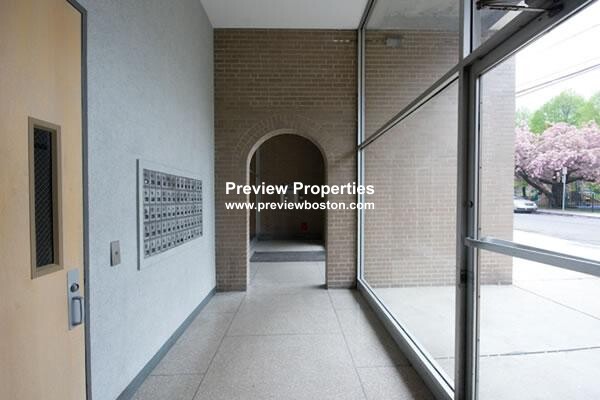 1 bed, 1 bath apartment for rent at 125 Chiswick Rd Unit 407P, Brighton — photo 10 of 16