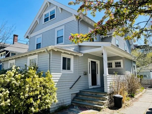 5 bed, 2.5 bath apartment for rent at 125 Coolidge St Unit 1, North Brookline
