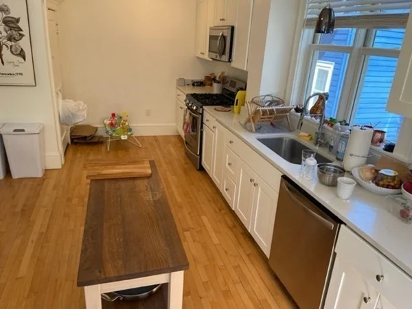 5 bed, 2.5 bath apartment for rent at 125 Coolidge St Unit 1, North Brookline — photo 9 of 37