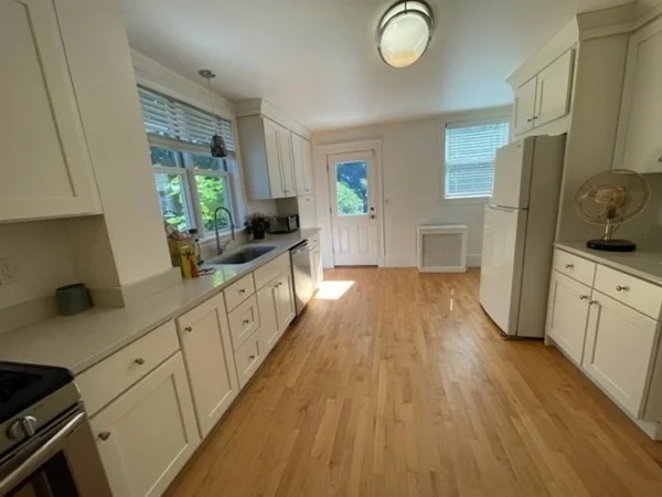 5 bed, 2.5 bath apartment for rent at 125 Coolidge St Unit 1, North Brookline — photo 37 of 37