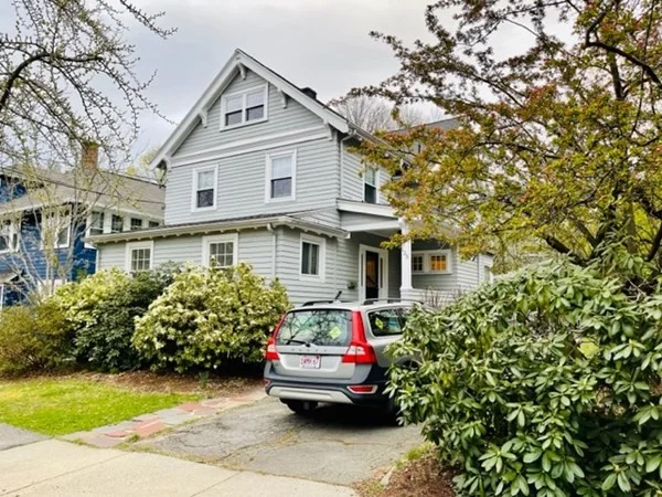 5 bed, 2.5 bath apartment for rent at 125 Coolidge St Unit 1, North Brookline — photo 2 of 37