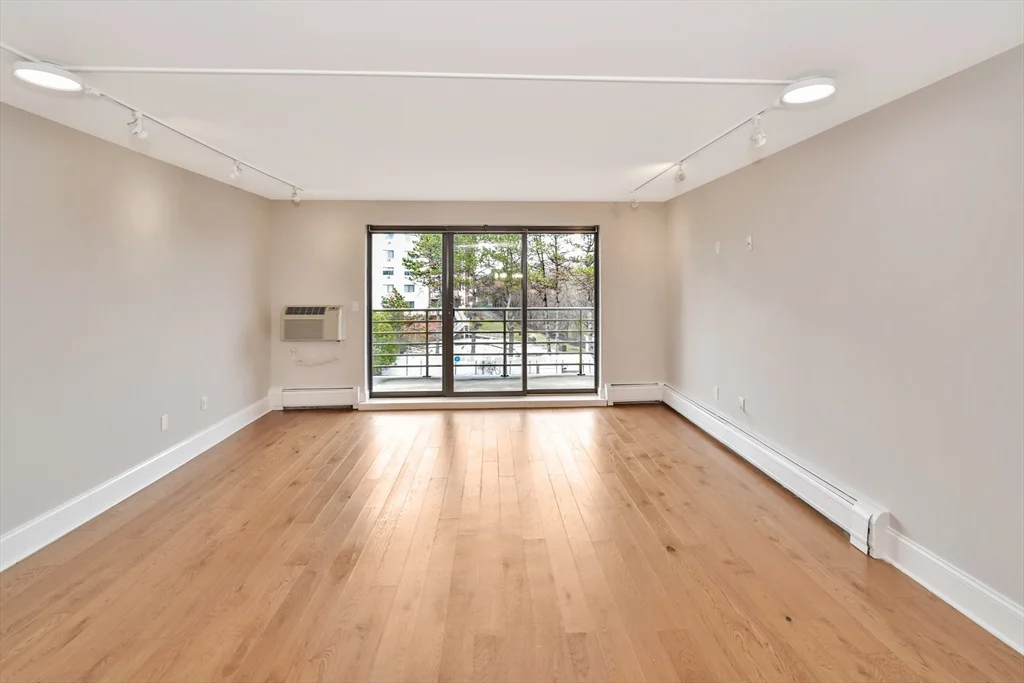 1 bed, 1 bath apartment for rent at 125 Coolidge Unit 308, Watertown — photo 16 of 35