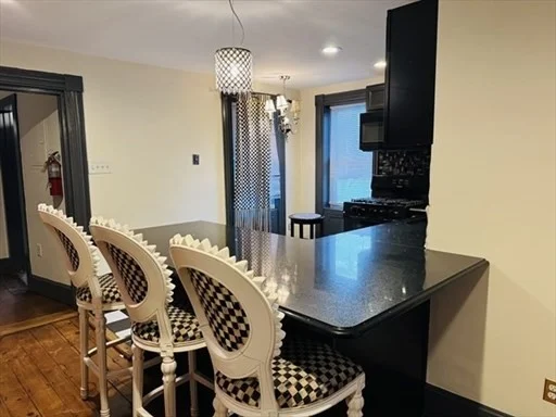 4 bed, 2 bath apartment for rent at 125 Essex St Unit 2, Downtown — photo 7 of 30