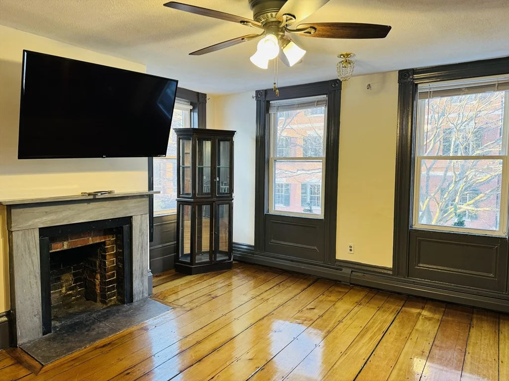 4 bed, 2 bath apartment for rent at 125 Essex St Unit 2, Salem — photo 13 of 36