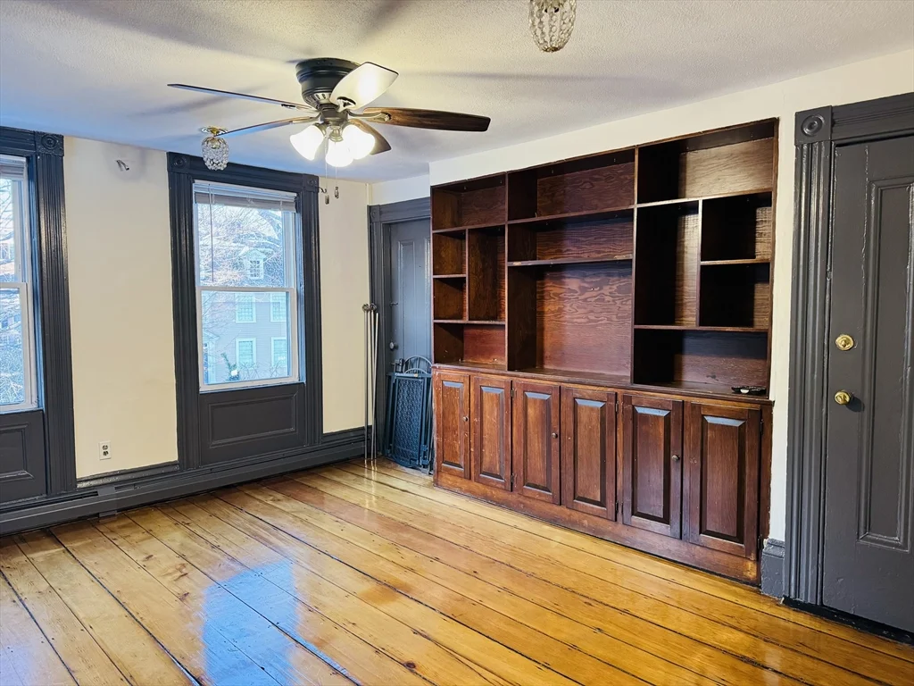 4 bed, 2 bath apartment for rent at 125 Essex St Unit 2, Salem — photo 14 of 36