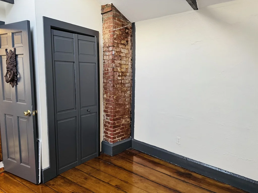 4 bed, 2 bath apartment for rent at 125 Essex St Unit 2, Salem — photo 33 of 36