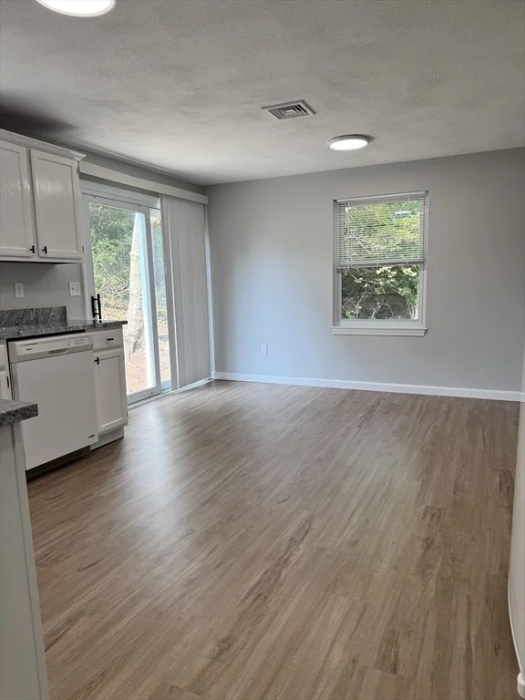 3 bed, 1 bath apartment for rent at 125 Franklin St Unit A, Stoneham — photo 3 of 15