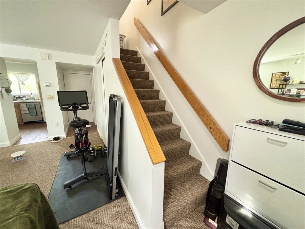 2 bed, 1 bath apartment for rent at 125 Governor Winthrop Unit 2A, Ten Hills — photo 5 of 29