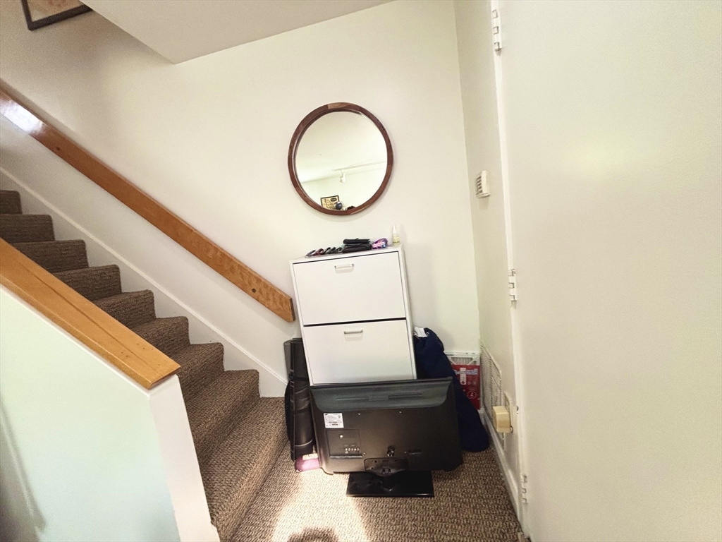 2 bed, 1 bath apartment for rent at 125 Governor Winthrop Unit 2A, Ten Hills — photo 4 of 29