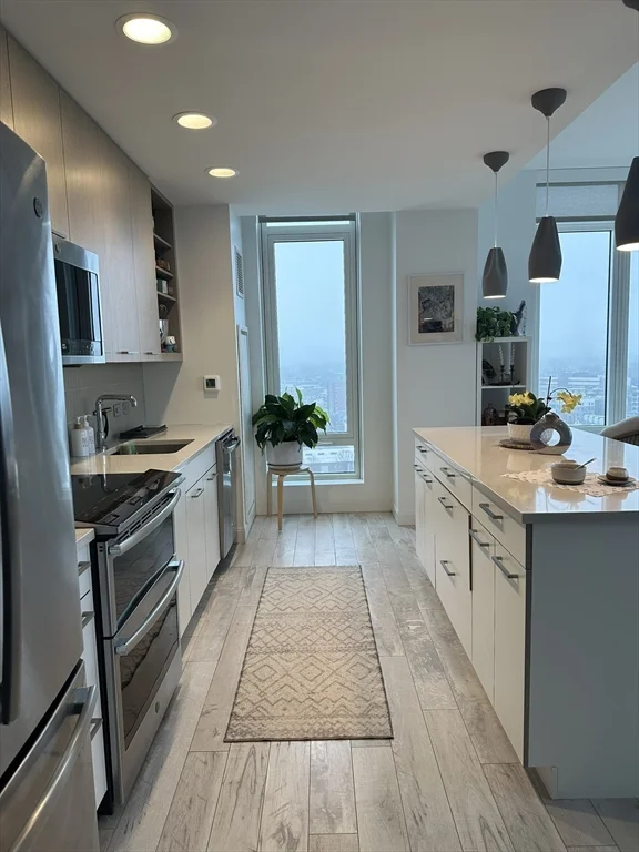 2 bed, 1 bath apartment for rent at 125 Guest St Unit 1703, Brighton — photo 5 of 38