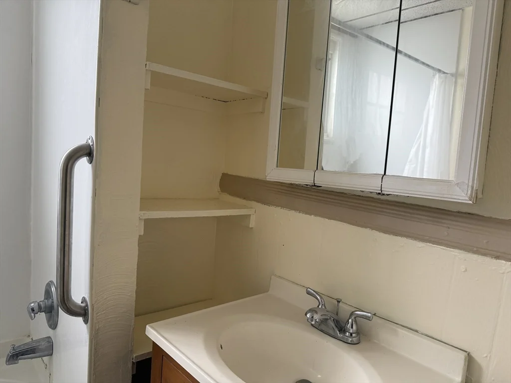 1 bed, 1 bath apartment for rent at 125 High St Unit CR, North Attleboro — photo 15 of 19