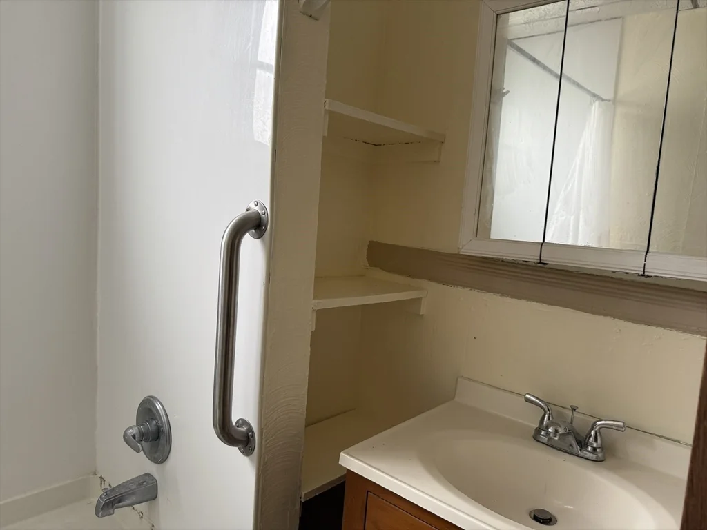 1 bed, 1 bath apartment for rent at 125 High St Unit CR, North Attleboro — photo 13 of 19