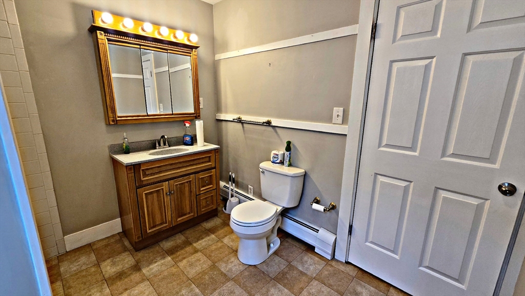 3 bed, 1 bath apartment for rent at 125 Hillman St Unit 1, New Bedford — photo 9 of 17