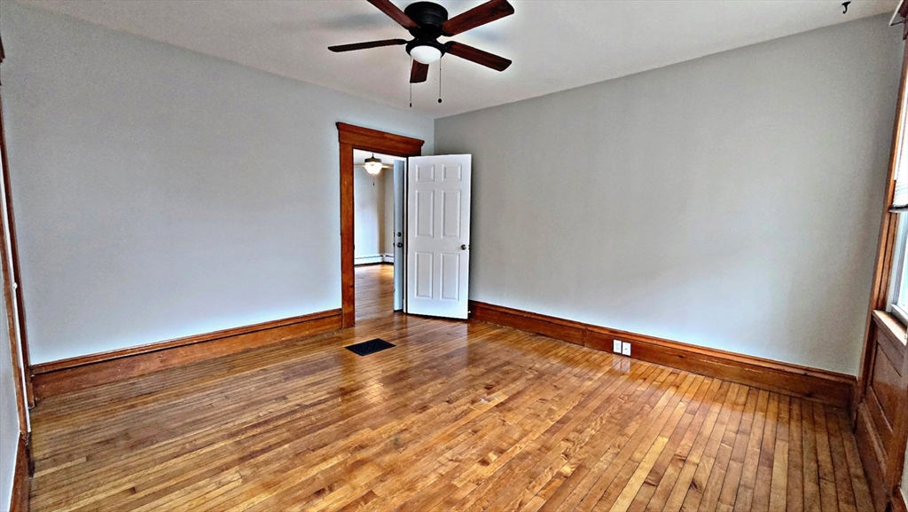 3 bed, 1 bath apartment for rent at 125 Hillman St Unit 1, New Bedford — photo 5 of 17