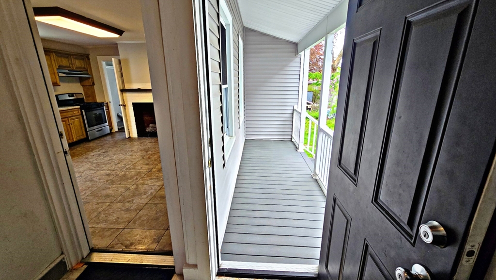 3 bed, 1 bath apartment for rent at 125 Hillman St Unit 1, New Bedford — photo 15 of 17