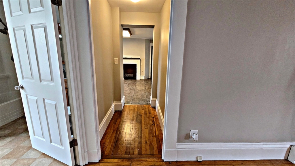 3 bed, 1 bath apartment for rent at 125 Hillman St Unit 1, New Bedford — photo 11 of 17