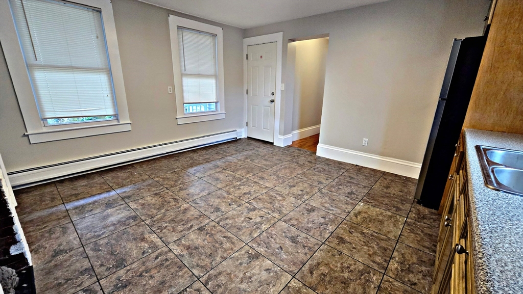 3 bed, 1 bath apartment for rent at 125 Hillman St Unit 1, New Bedford — photo 13 of 17