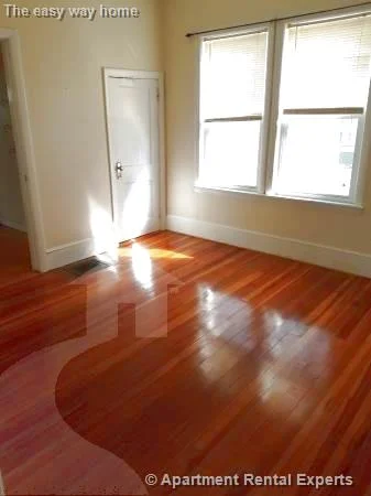 3 bed, 1 bath apartment for rent at 125 Hillsdale Rd Unit 1, Tufts — photo 2 of 8