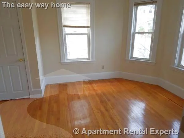 3 bed, 1 bath apartment for rent at 125 Hillsdale Rd Unit 1, Tufts — photo 3 of 8