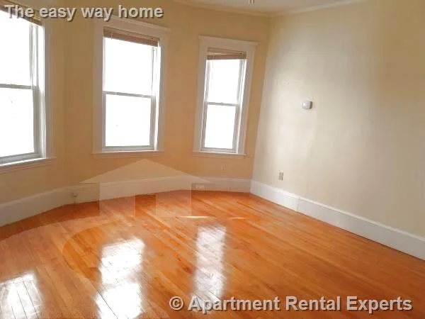 3 bed, 1 bath apartment for rent at 125 Hillsdale Rd Unit 1, Tufts — photo 1 of 8