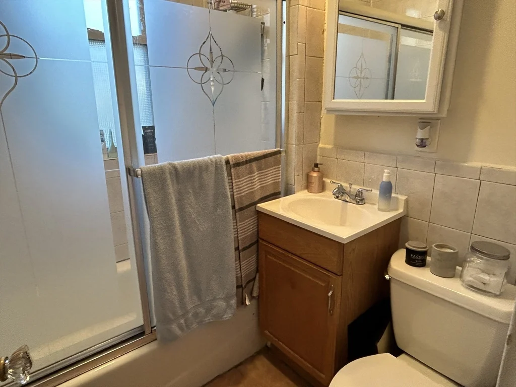 1 bed, 1 bath apartment for rent at 125 Irving St Unit 1R, Everett — photo 7 of 8