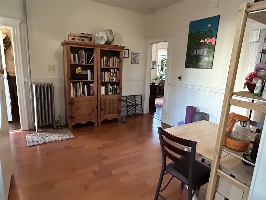 1 bed, 1 bath apartment for rent at 125 Irving St Unit 1R, Everett — photo 3 of 8