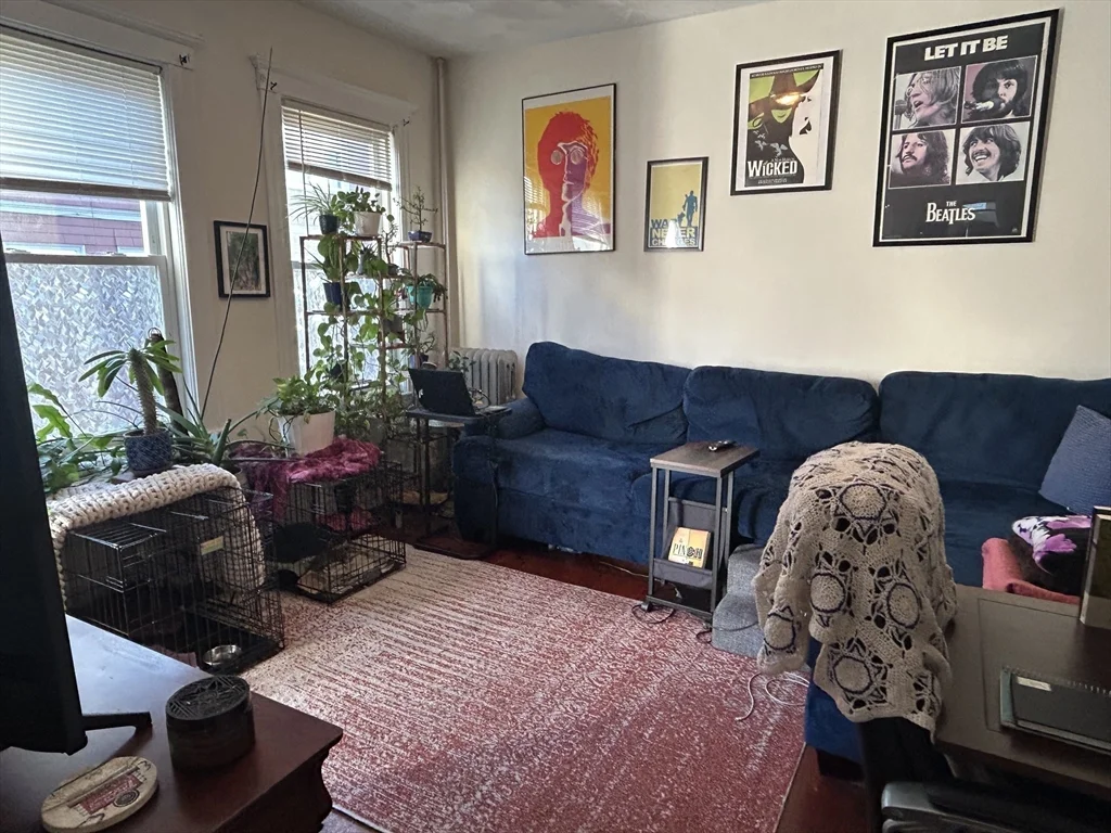 1 bed, 1 bath apartment for rent at 125 Irving St Unit 1R, Everett — photo 4 of 8