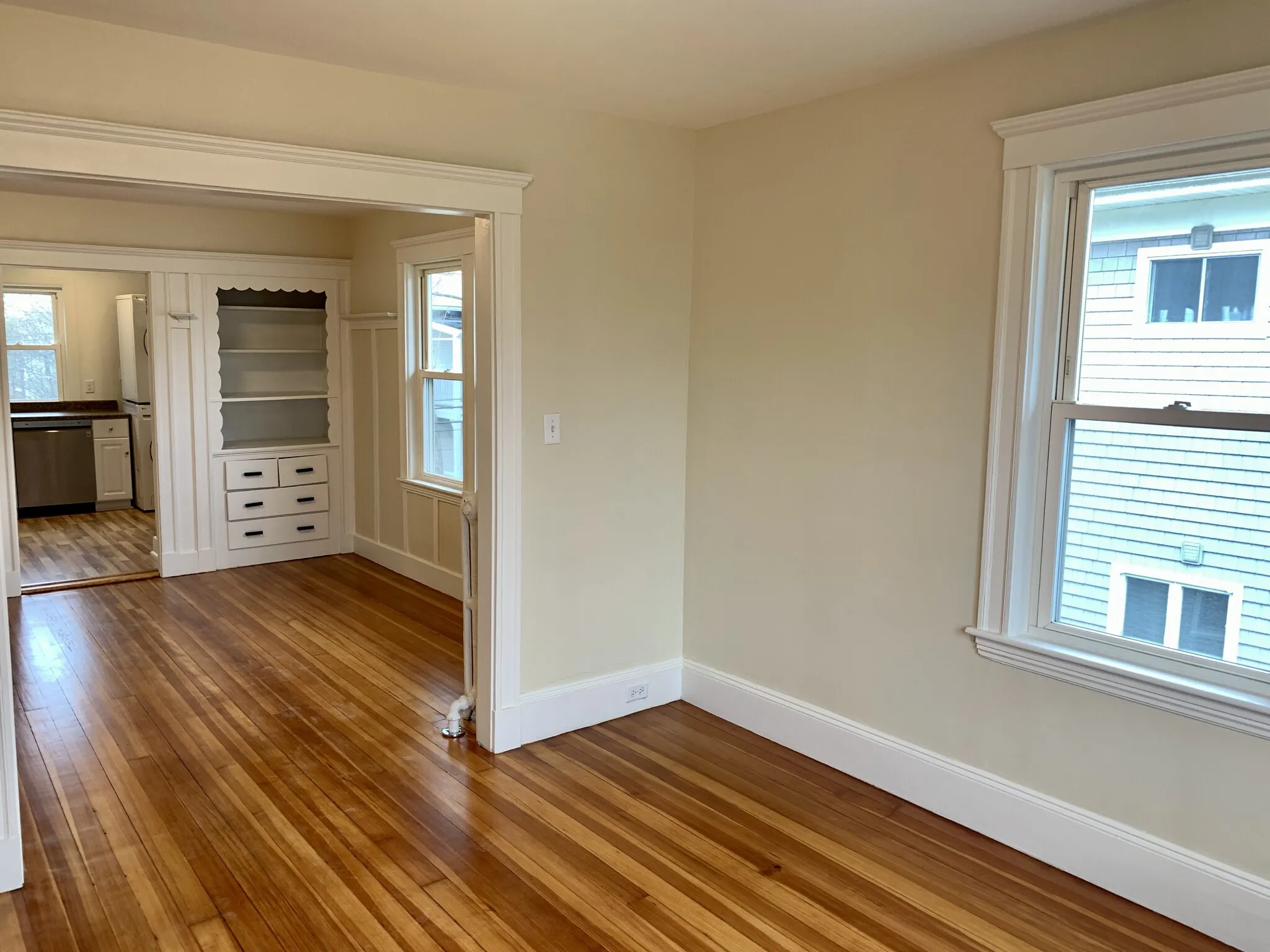 3 bed, 2 bath apartment for rent at 125 Manthorne Rd Unit 125A, West Roxbury — photo 2 of 10