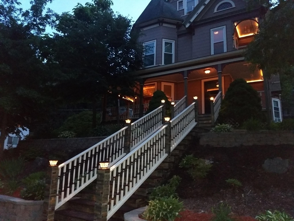 2 bed, 1 bath apartment for rent at 125 Newton St Unit 1, Marlborough