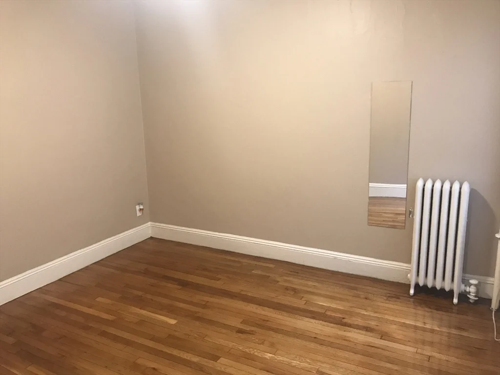 1 bed, 1 bath apartment for rent at 125 Park Dr Unit 23, Fenway — photo 5 of 11