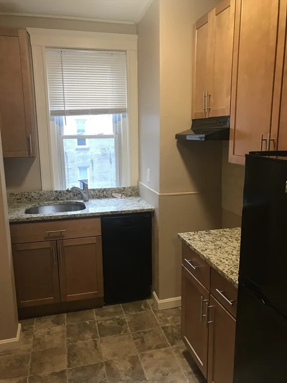 1 bed, 1 bath apartment for rent at 125 Park Dr Unit 23, Fenway — photo 4 of 11