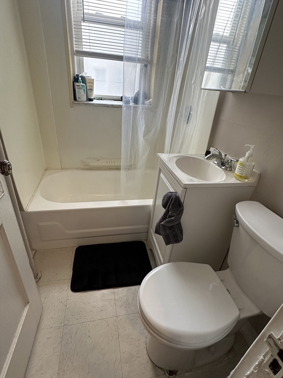 Studio bed, 1 bath apartment for rent at 125 Park Dr Unit 28, Fenway — photo 7 of 9