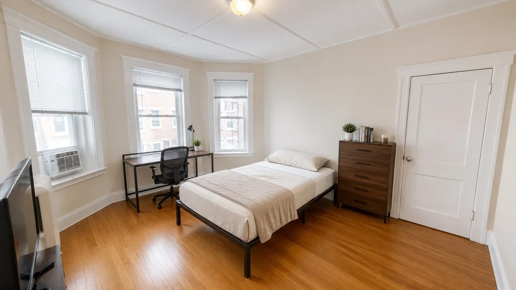 Studio bed, 1 bath apartment for rent at 125 Park Dr Unit 3, Fenway — photo 2 of 8