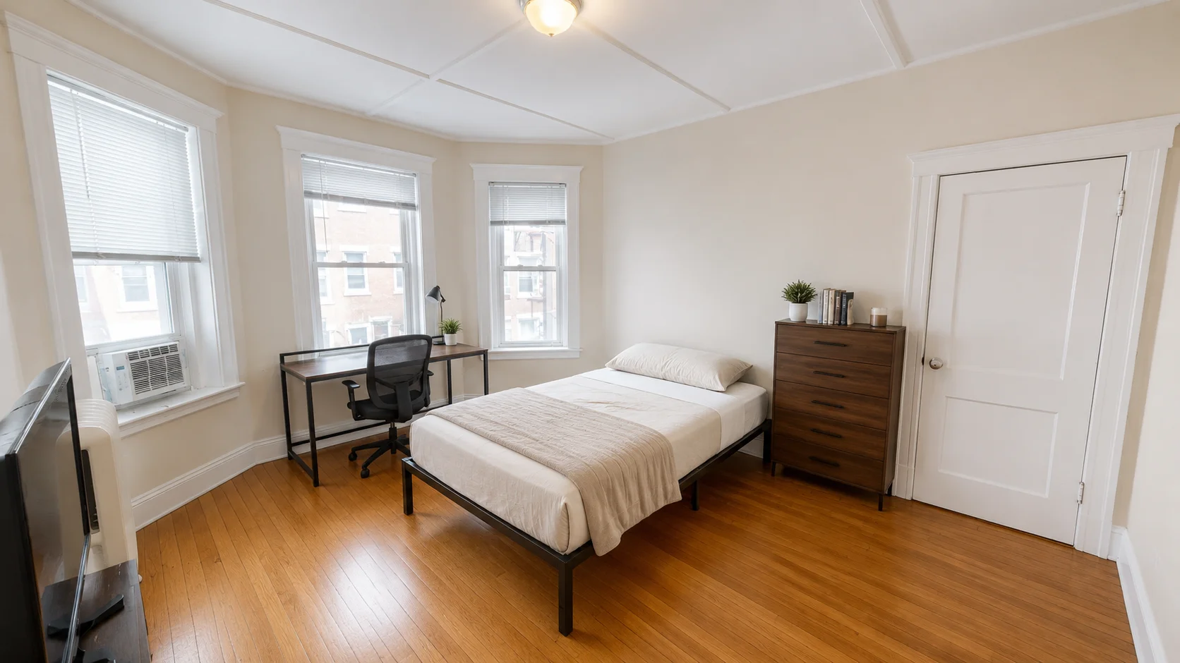 Studio bed, 1 bath apartment for rent at 125 Park Dr Unit 3, Fenway — photo 2 of 8
