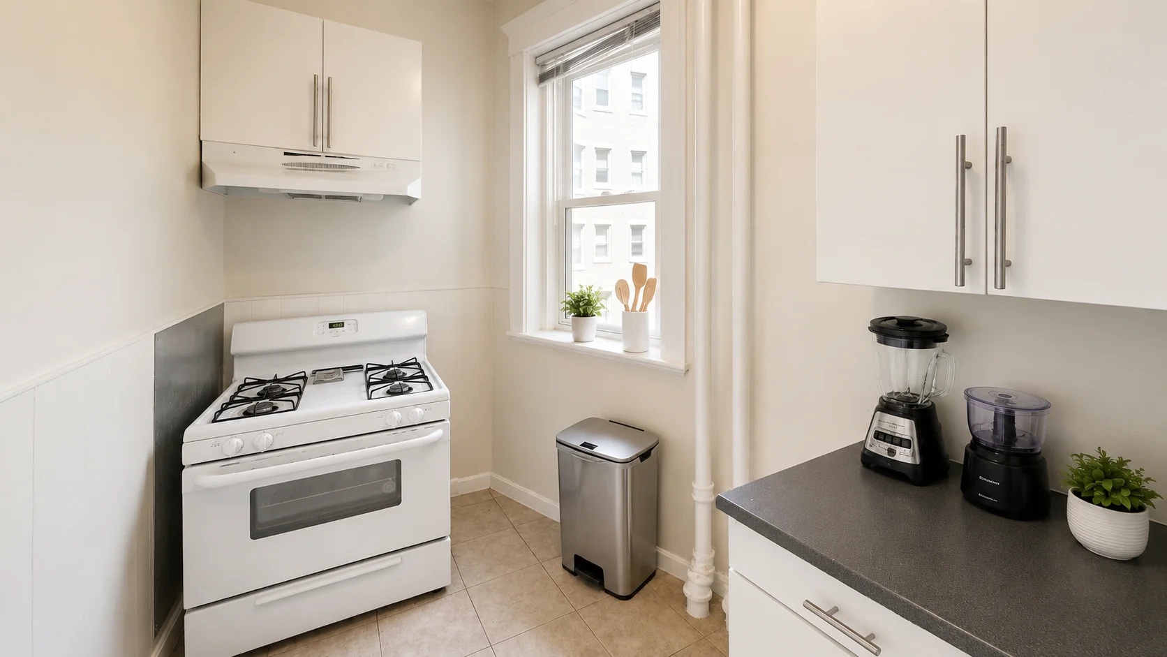 Studio bed, 1 bath apartment for rent at 125 Park Dr Unit 3, Fenway — photo 6 of 8