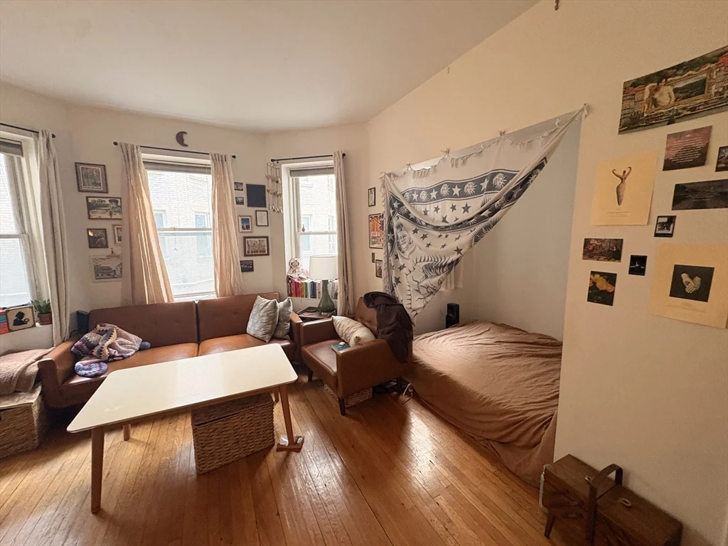 Studio bed, 1 bath apartment for rent at 125 Park Dr Unit 7, Fenway — photo 2 of 9