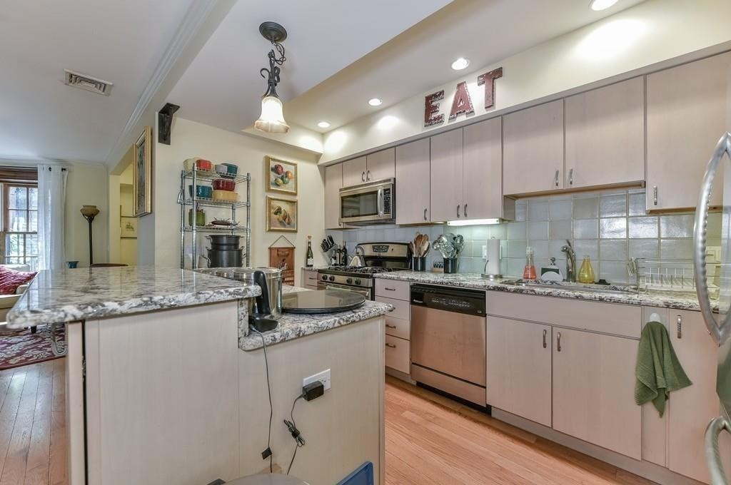 2 bed, 2.5 bath apartment for rent at 125 Pembroke St Unit B, South End — photo 5 of 13