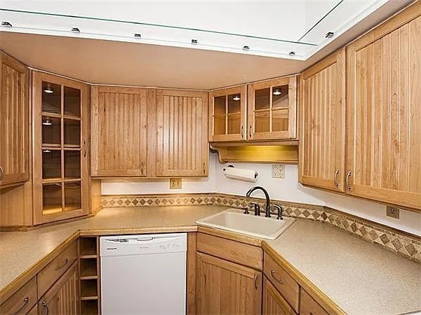 2 bed, 2 bath apartment for rent at 125 Pleasant St Unit 309, North Brookline — photo 4 of 8