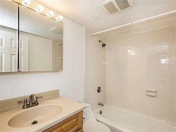 2 bed, 2 bath apartment for rent at 125 Pleasant St Unit 309, North Brookline — photo 5 of 8