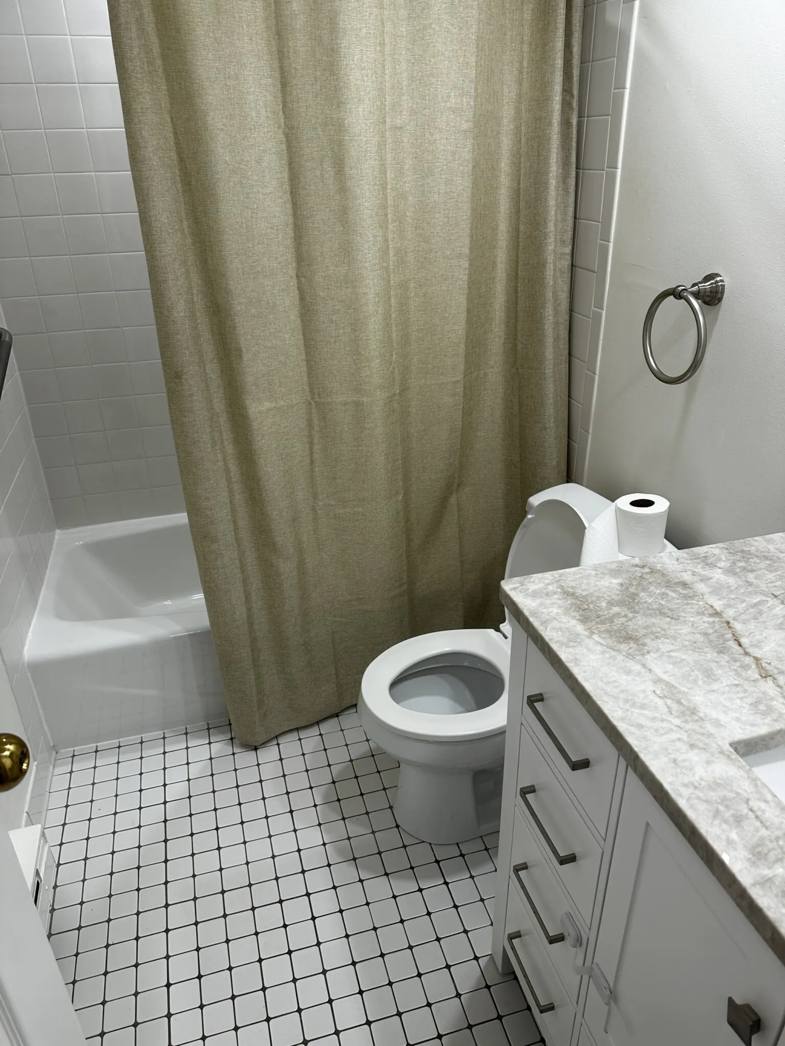 2 bed, 2 bath apartment for rent at 125 Pleasant St Unit 504, North Brookline — photo 10 of 17