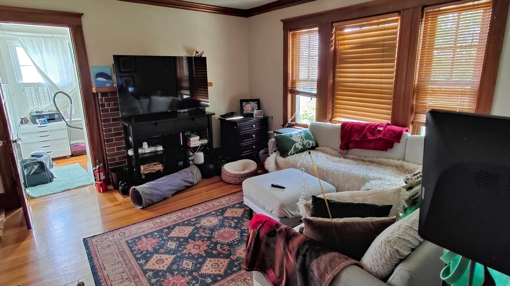 2 bed, 1 bath apartment for rent at 125 Slade Unit 125, Belmont — photo 4 of 12