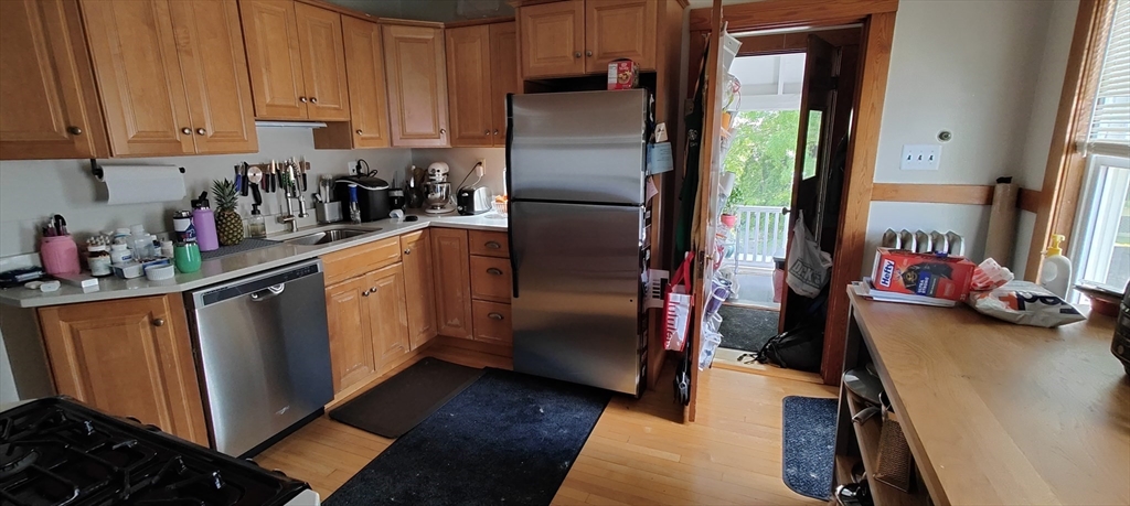 2 bed, 1 bath apartment for rent at 125 Slade Unit 125, Belmont — photo 7 of 12